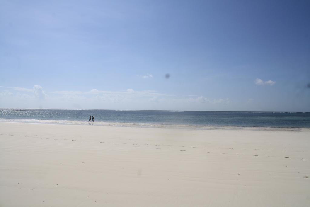 Diani Marine Divers Village Diani Beach Exterior foto